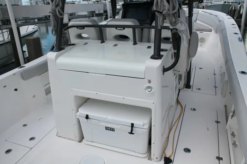 Slide: The Image of Sea Fox 328 Commander 2018 - 12