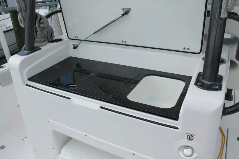 Slide: The Image of Sea Fox 328 Commander 2018 - 13