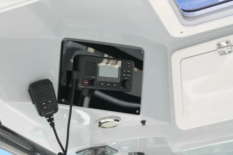 Slide: The Image of Sea Fox 328 Commander 2018 - 16