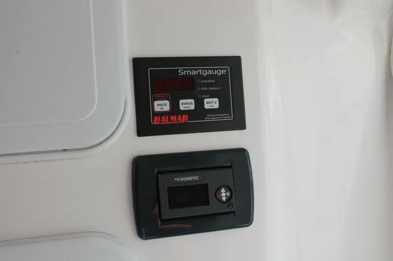 Slide: The Image of Sea Fox 328 Commander 2018 - 20