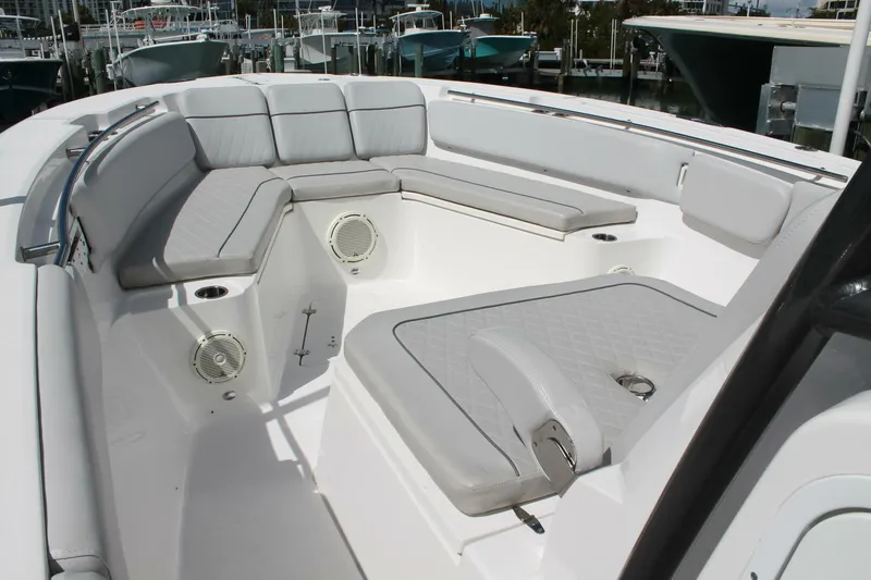 Slide: The Image of Sea Fox 328 Commander 2018 - 21