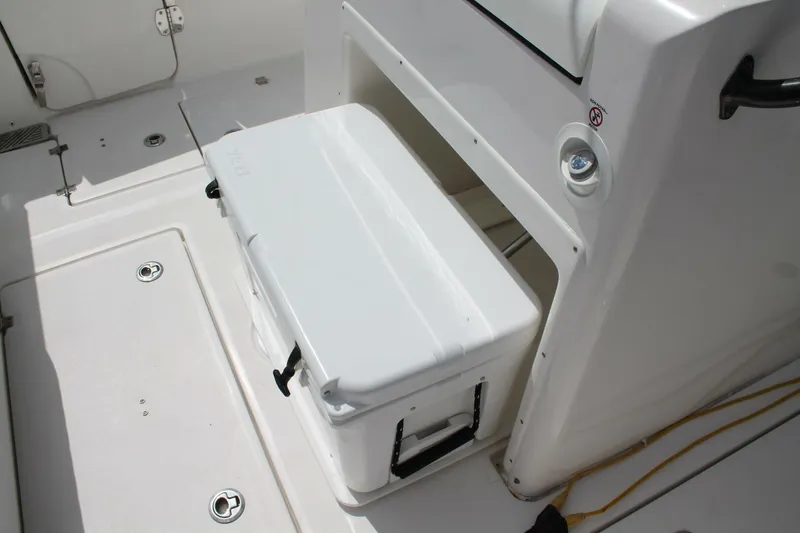 Slide: The Image of Sea Fox 328 Commander 2018 - 27