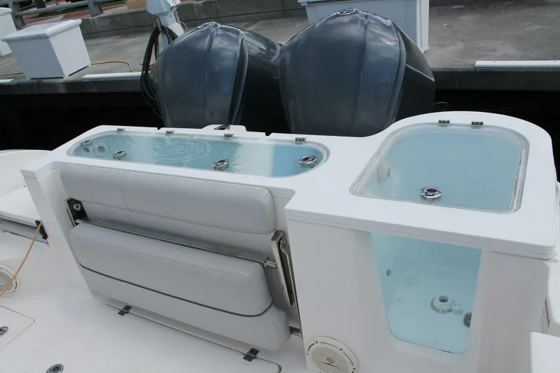 Slide: The Image of Sea Fox 328 Commander 2018 - 9