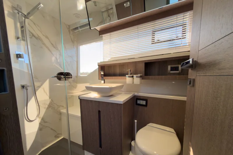 Slide: The Image of Galeon 510 SKY 2022 - 24