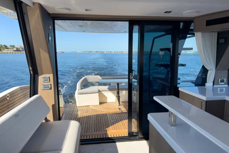 Slide: The Image of Galeon 510 SKY 2022 - 37