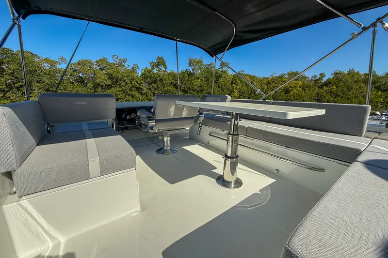 Slide: The Image of Galeon 510 SKY 2022 - 42