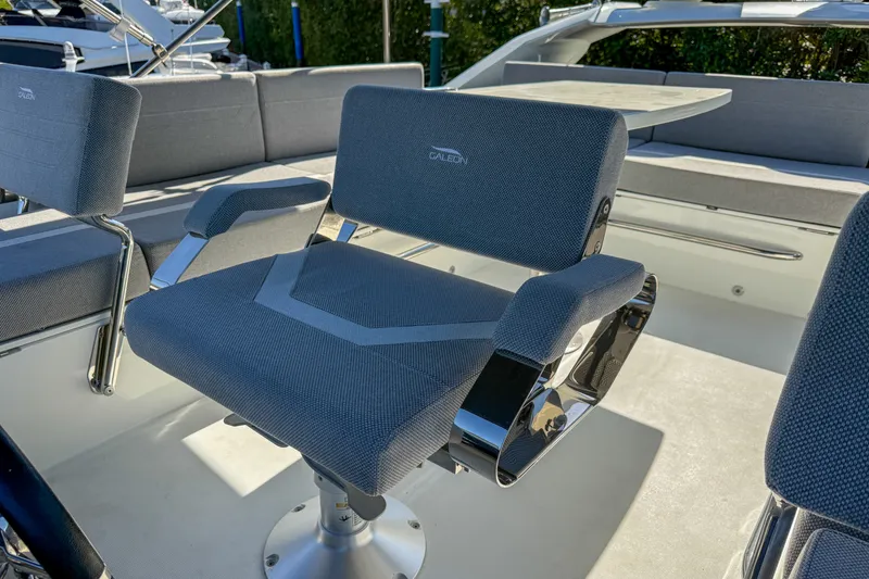 Slide: The Image of Galeon 510 SKY 2022 - 43