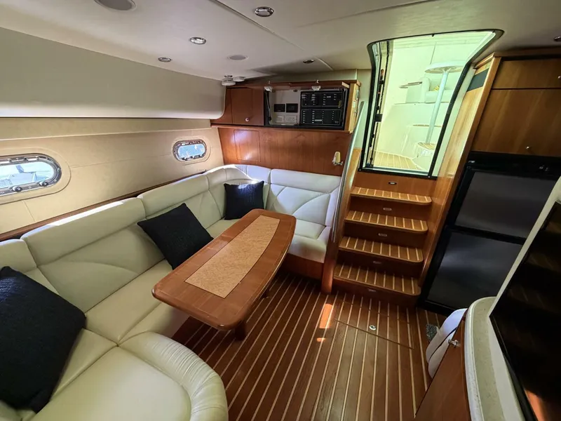 Slide: The Image of Tiara 4300 Sovran 2008 - 7