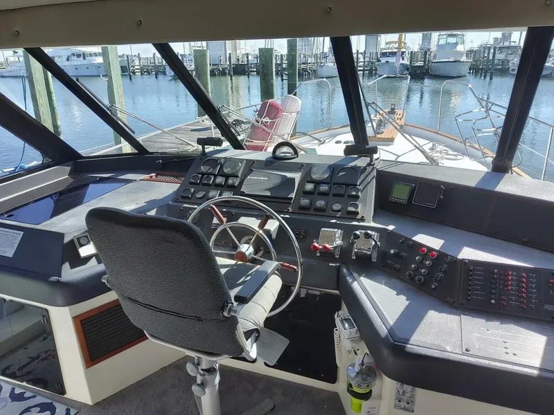 Slide: The Image of Bayliner 4588 Pilothouse Motoryacht 1991 - 2