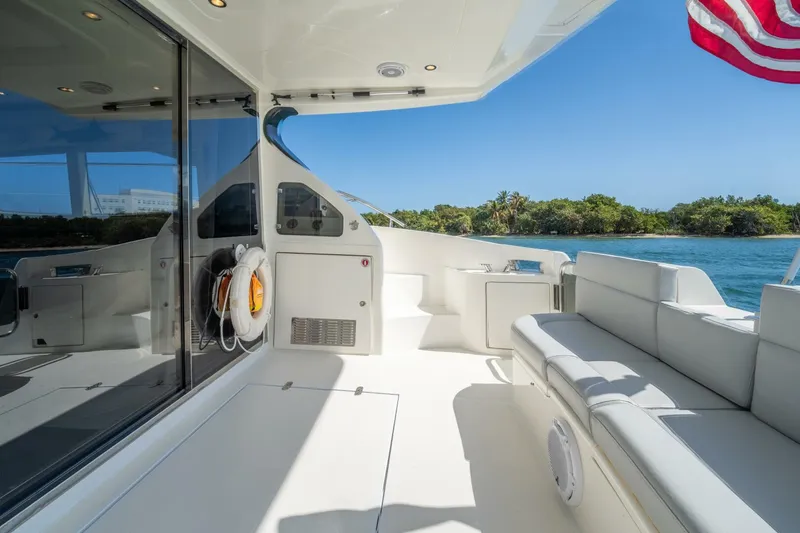 Slide: The Image of Azimut 46 2001 - 21
