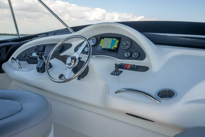 Slide: The Image of Azimut 46 2001 - 26