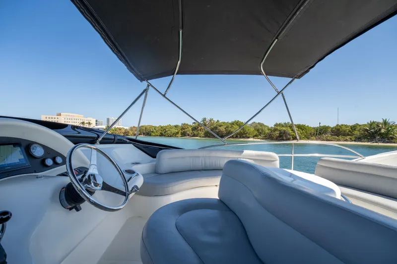Slide: The Image of Azimut 46 2001 - 29