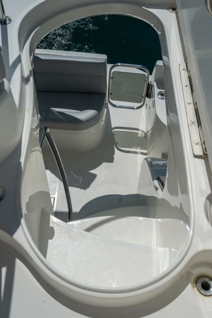 Slide: The Image of Azimut 46 2001 - 33