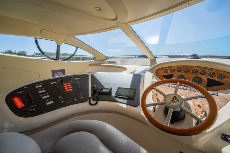 Slide: The Image of Azimut 46 2001 - 46
