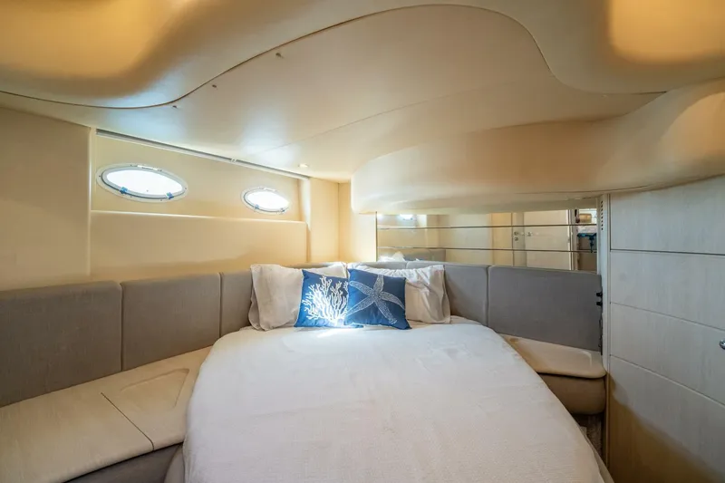 Slide: The Image of Azimut 46 2001 - 53