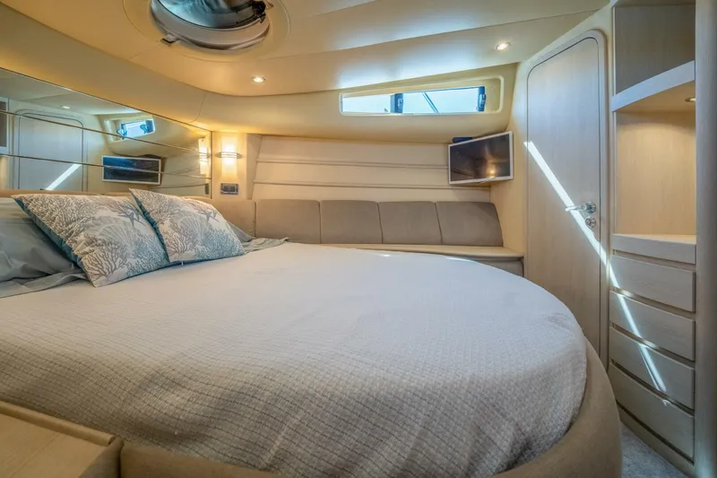 Slide: The Image of Azimut 46 2001 - 60