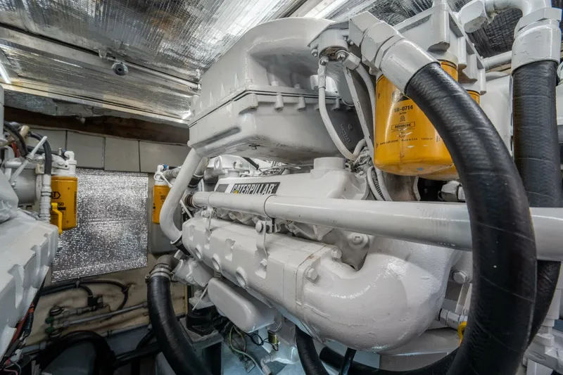 Slide: The Image of Azimut 46 2001 - 64