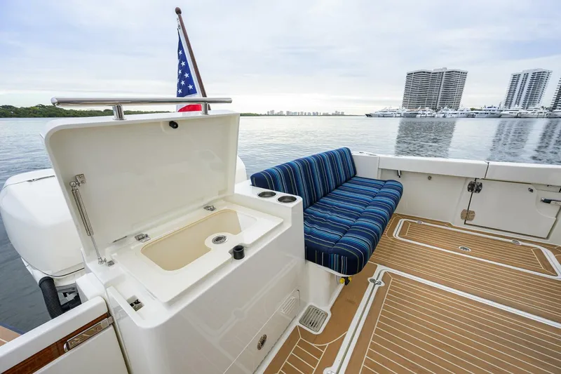 Slide: The Image of Hinckley Yachts 40X 2022 - 15