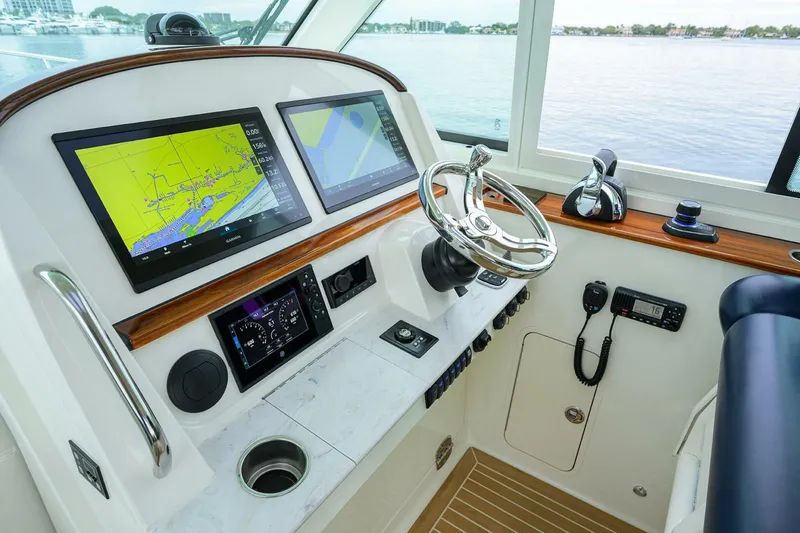 Slide: The Image of Hinckley Yachts 40X 2022 - 37