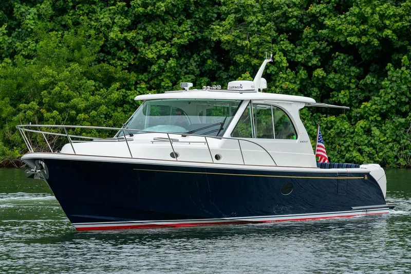 Slide: The Image of Hinckley Yachts 40X 2022 - 4
