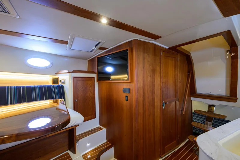 Slide: The Image of Hinckley Yachts 40X 2022 - 43