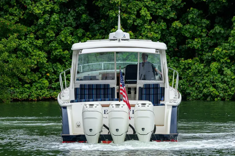 Slide: The Image of Hinckley Yachts 40X 2022 - 8