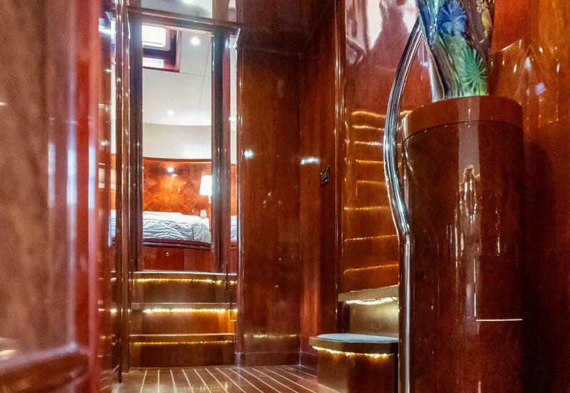 Slide: The Image of Ocean Alexander 80 motoryacht 2005 - 25
