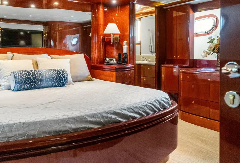 Slide: The Image of Ocean Alexander 80 motoryacht 2005 - 32