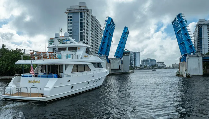 Slide: The Image of Ocean Alexander 80 motoryacht 2005 - 82