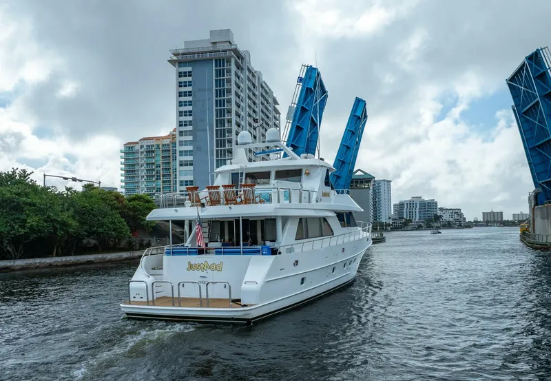 Slide: The Image of Ocean Alexander 80 motoryacht 2005 - 84