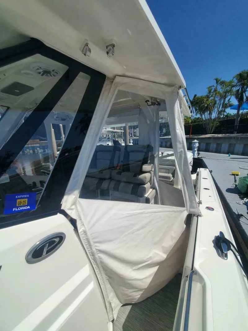 Slide: The Image of Pursuit S 378 Sport 2023 - 24