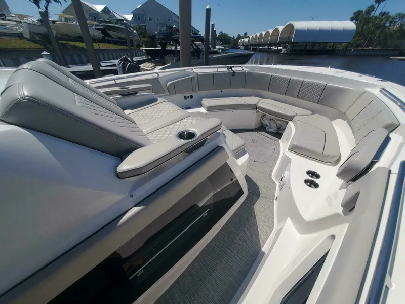 Slide: The Image of Pursuit S 378 Sport 2023 - 30
