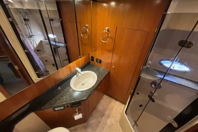Slide: The Image of Cruisers 455 Express Motor Yacht 2005 - 24