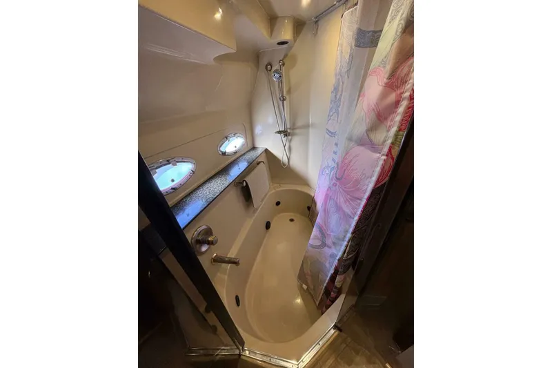 Slide: The Image of Cruisers 455 Express Motor Yacht 2005 - 25