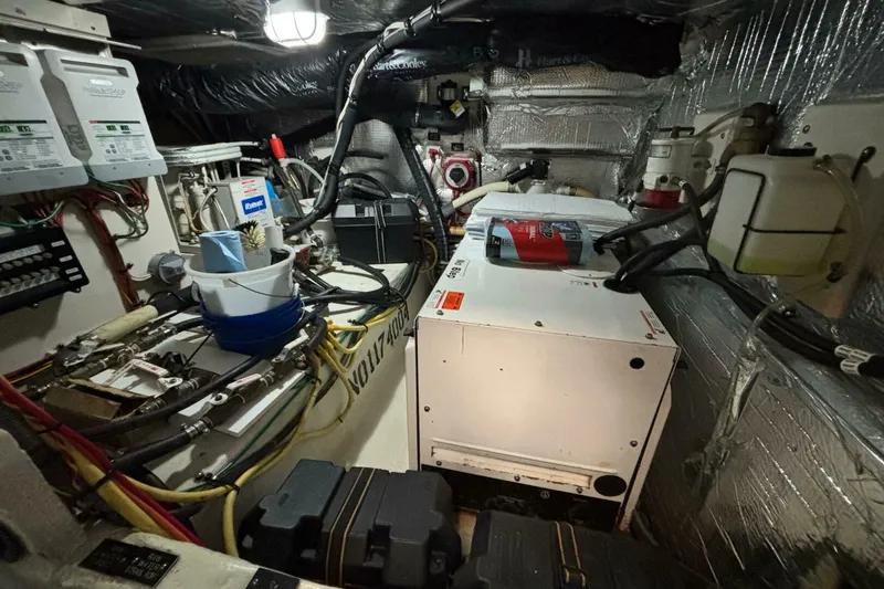 Slide: The Image of Cruisers 455 Express Motor Yacht 2005 - 30