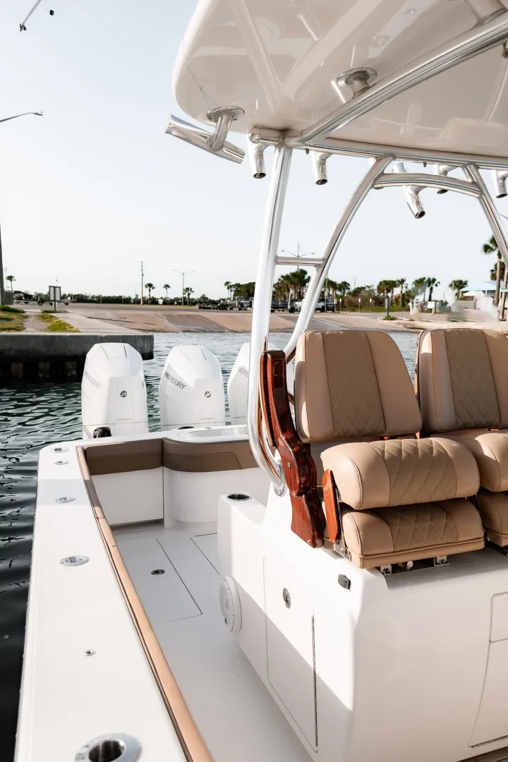 Slide: The Image of Valhalla Boatworks V37 2020 - 18