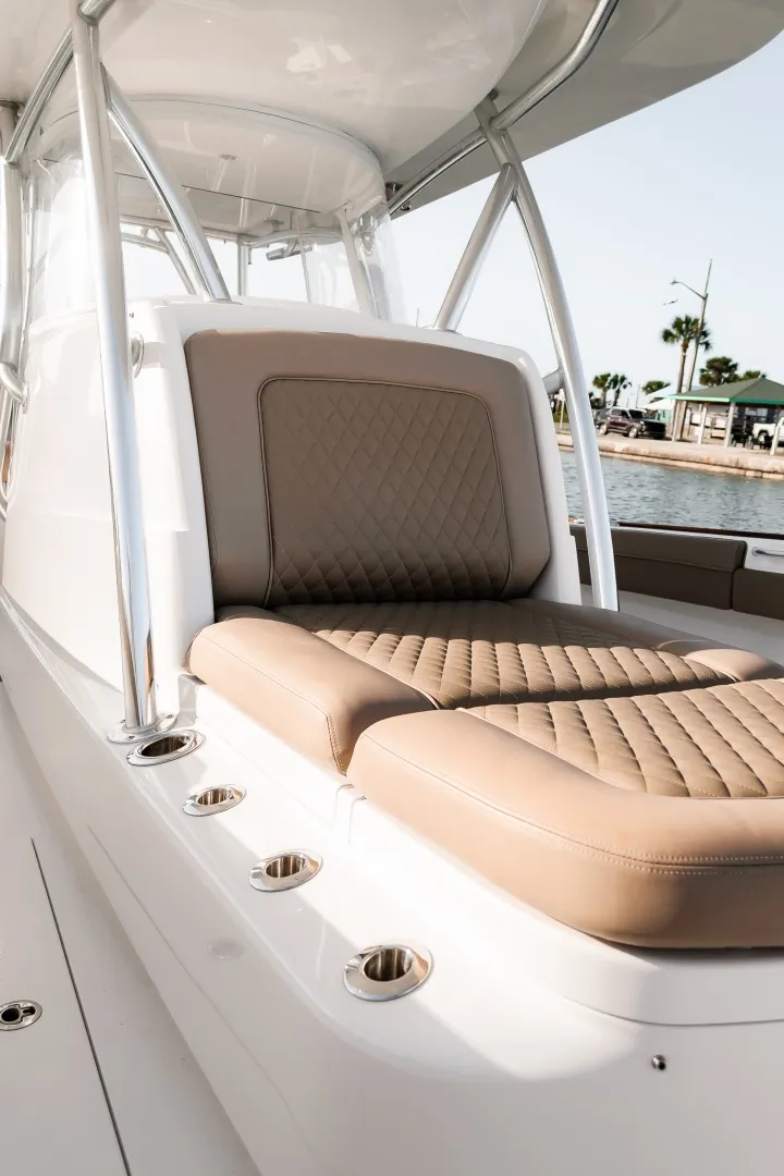 Slide: The Image of Valhalla Boatworks V37 2020 - 25