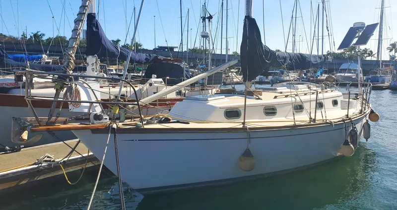 The Image of Cape Dory 330 1987 - 0
