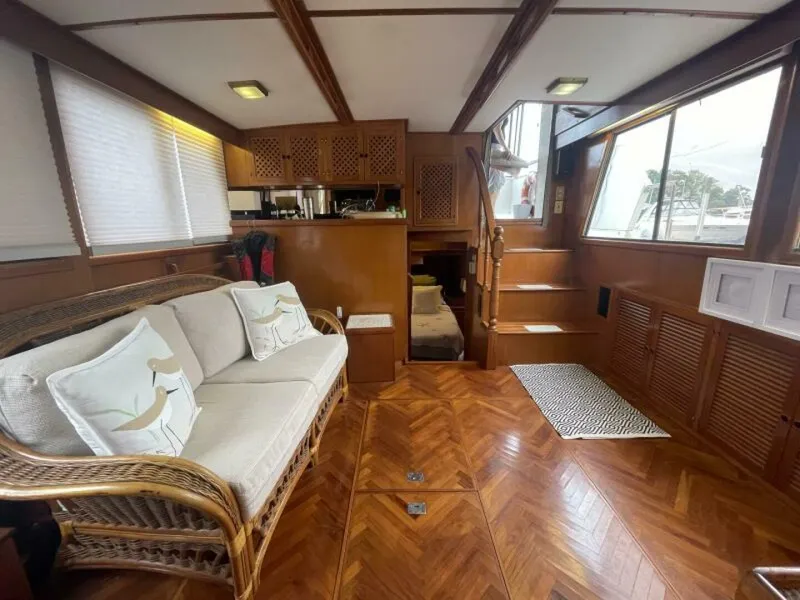 Slide: The Image of Heritage East 40 Sundeck 1987 - 18