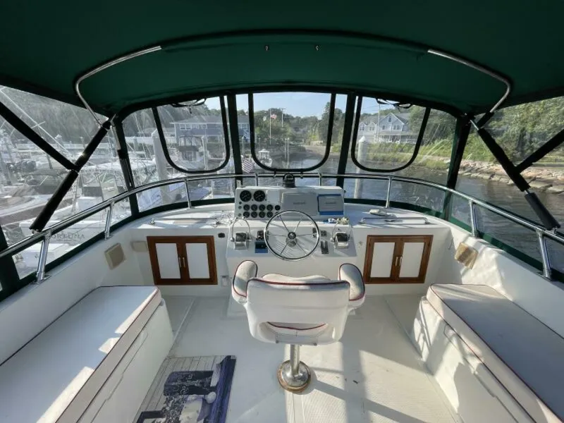 Slide: The Image of Heritage East 40 Sundeck 1987 - 3