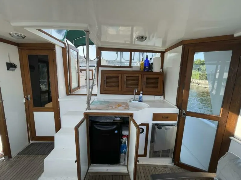 Slide: The Image of Heritage East 40 Sundeck 1987 - 9