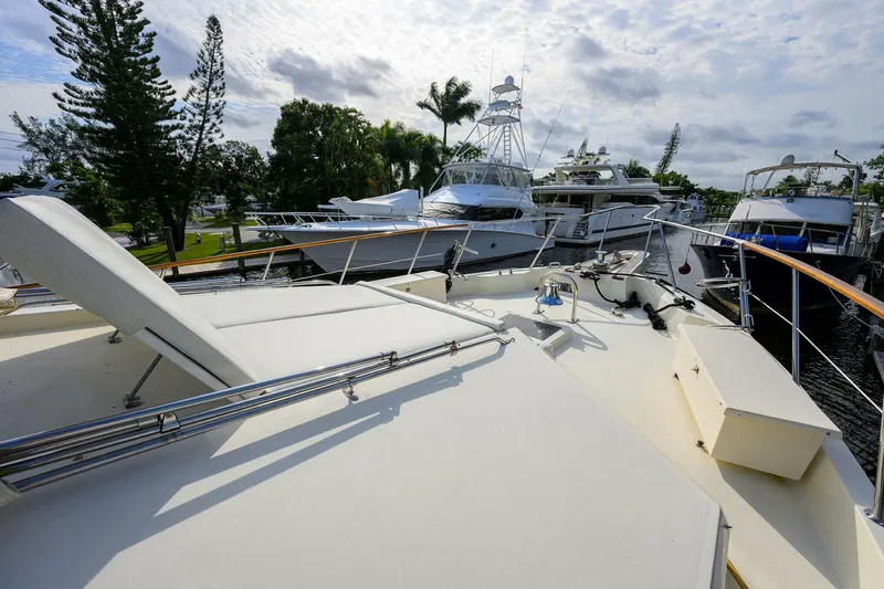 Slide: The Image of Hatteras 78 Cockpit Motor Yacht 1991 - 58