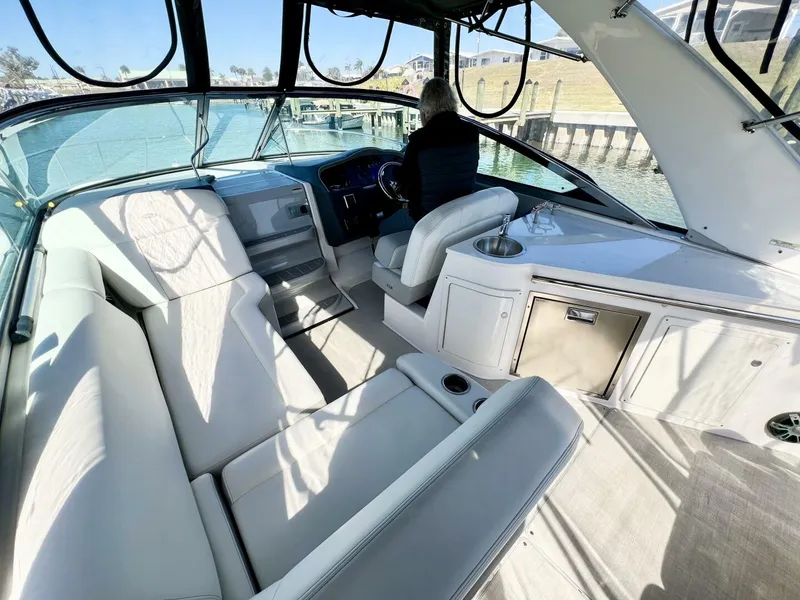 Slide: The Image of Regal 33 XO 2021 - 10