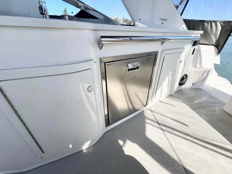 Slide: The Image of Regal 33 XO 2021 - 11