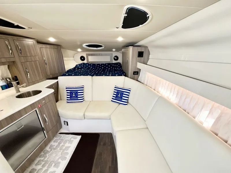 Slide: The Image of Regal 33 XO 2021 - 16