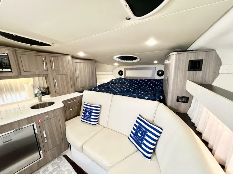 Slide: The Image of Regal 33 XO 2021 - 17