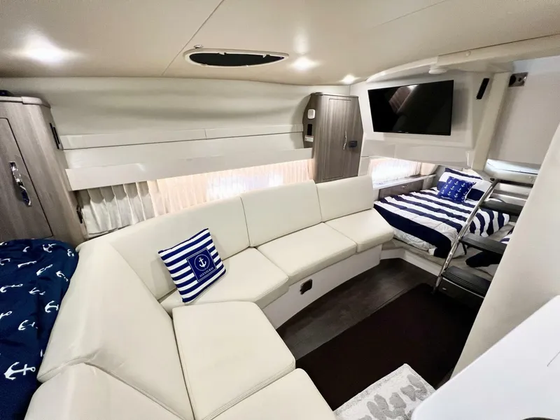 Slide: The Image of Regal 33 XO 2021 - 19