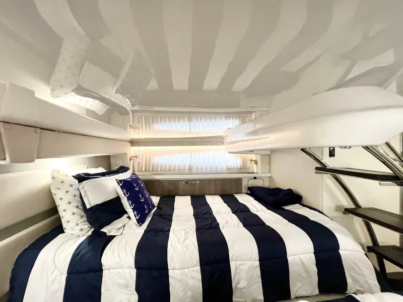 Slide: The Image of Regal 33 XO 2021 - 27