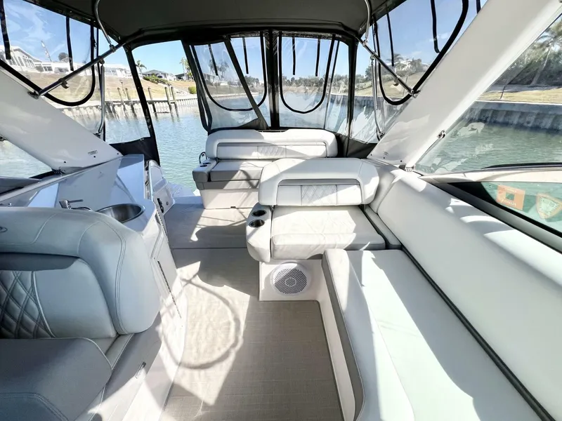 Slide: The Image of Regal 33 XO 2021 - 9