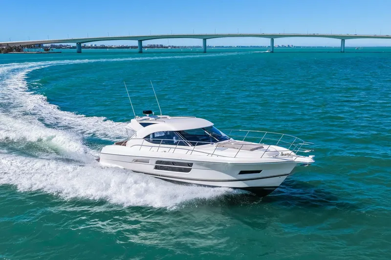 Slide: The Image of Riviera 5000 Sport Yacht 2016 - 28